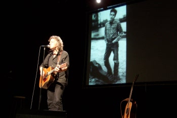 Niedecken_singt_und_liest_Bob_Dylan